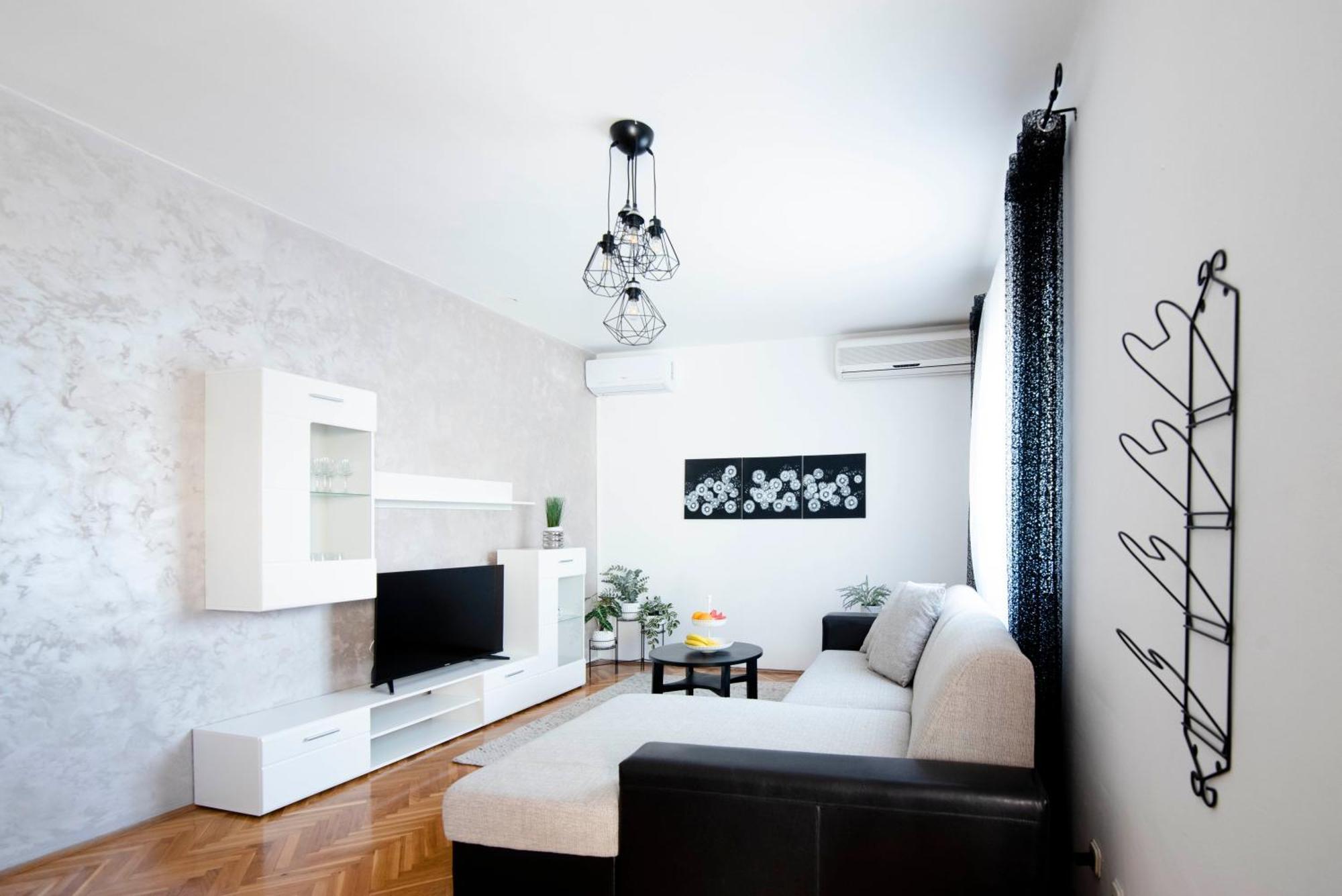 Apartman Karla ซินย์ ภายนอก รูปภาพ