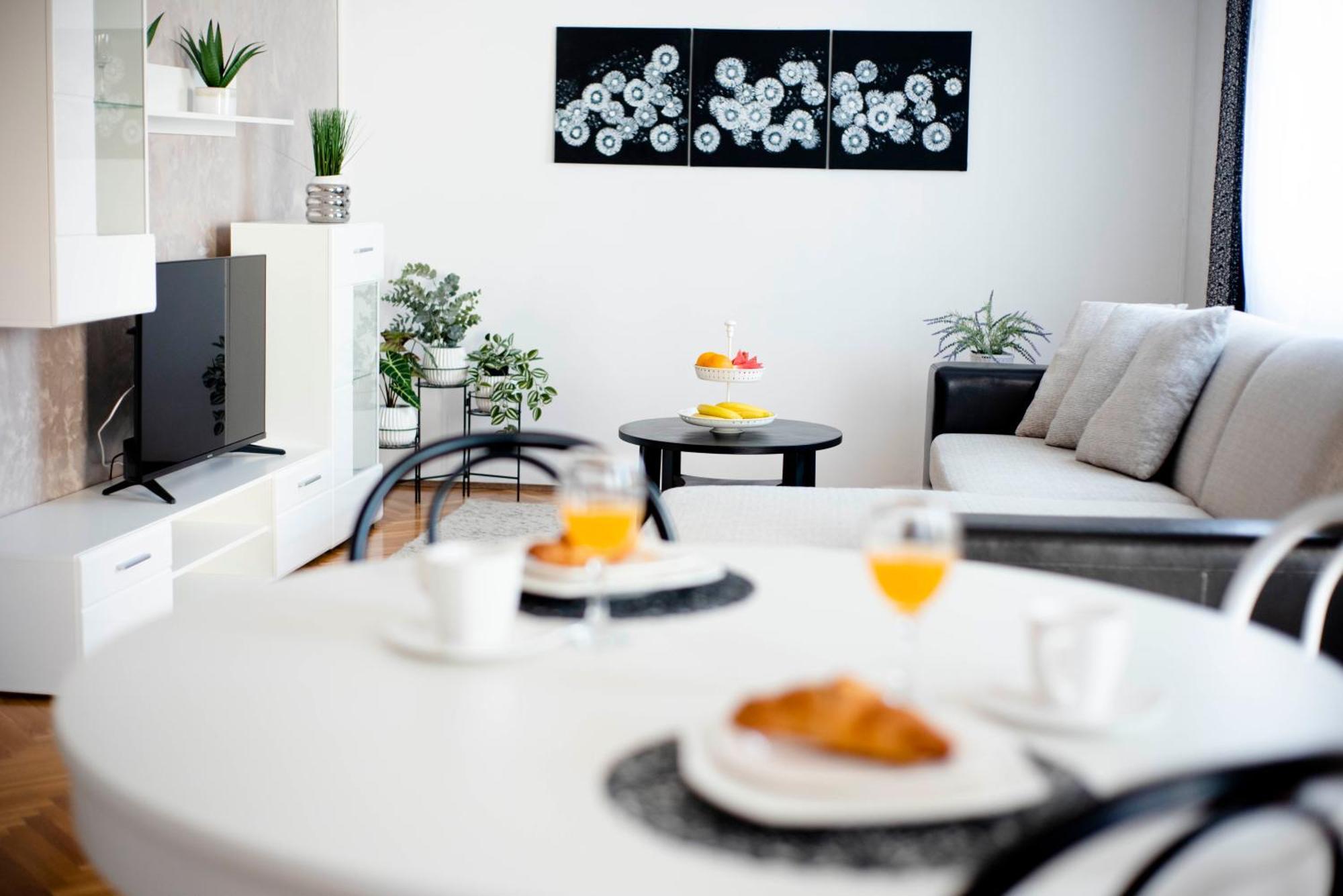 Apartman Karla ซินย์ ภายนอก รูปภาพ
