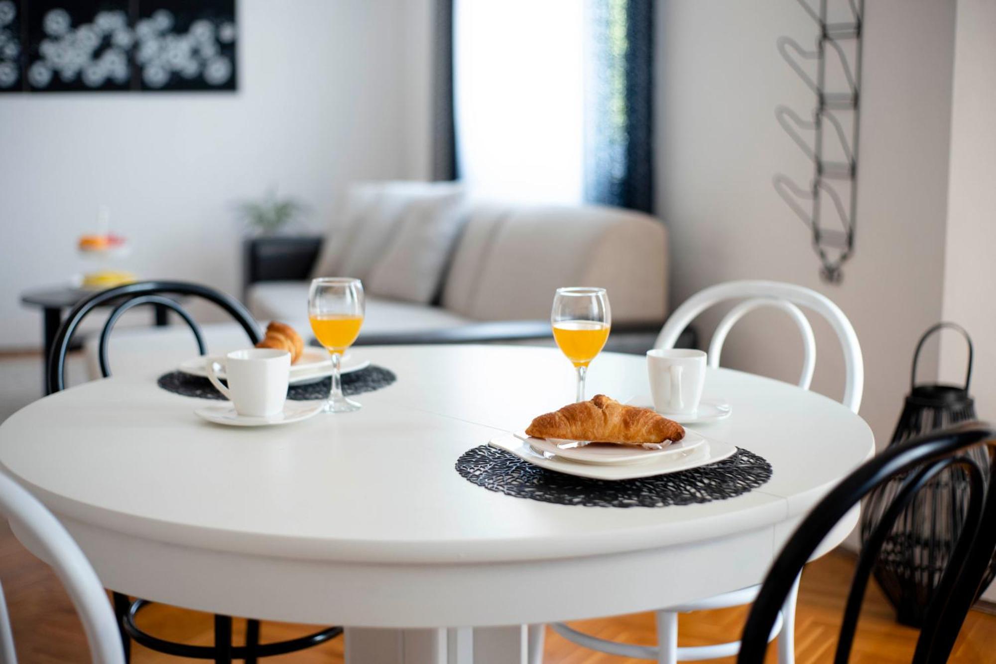 Apartman Karla ซินย์ ภายนอก รูปภาพ